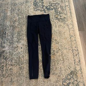 NAVY LULULEMON LEGGINGS!